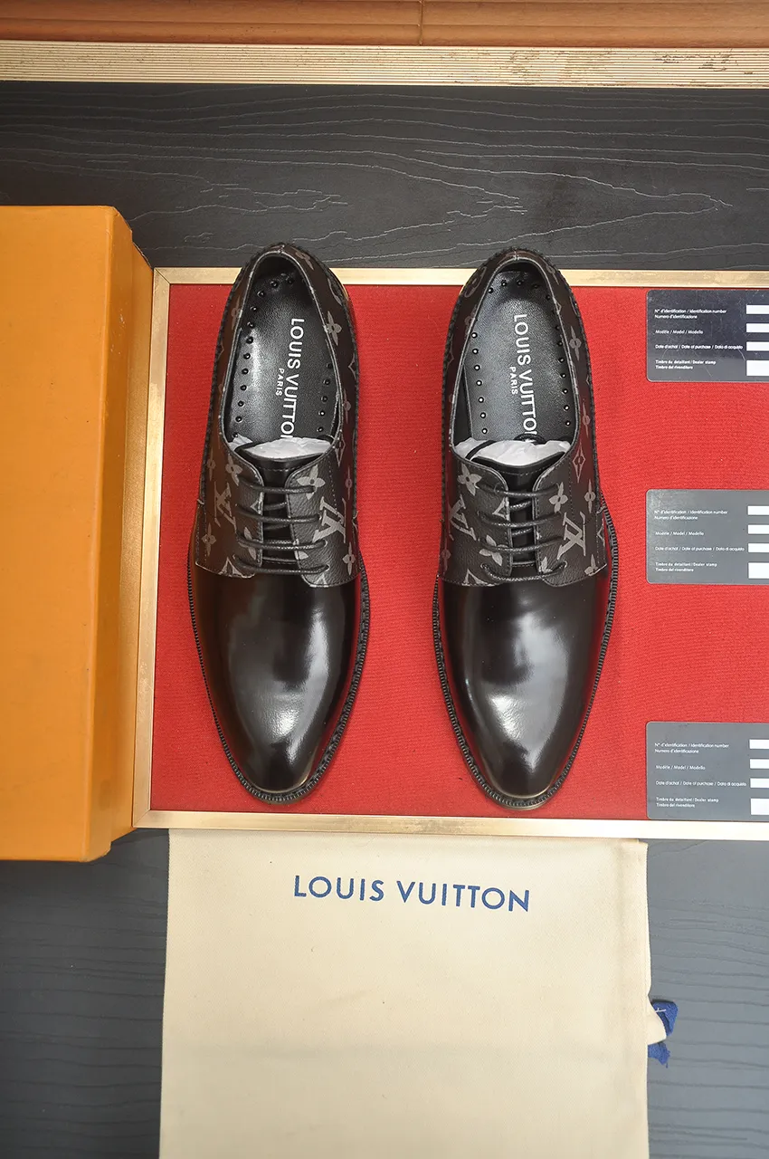 Men's men's shoes 💰500💶 [LV] (original single cowhide lining) 🍀LV's latest genuine leather business suit shoes are launched simultaneously on the official website. The first-layer cowhide imported from Italy is made of heavy gold, 💥official website 1:1 rubber outsole. Versatile to wear, high-end without losing class, and the color combination is extraordinary. This four-season style is alluring when worn on your feet, showing off your big-name flair. Standard code 38-45 (45 customized)